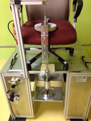 अच्छी कीमत BIFMA X5.1 फर्नीचर परीक्षण उपकरण कार्यालय चेयर सीट फॉरवर्ड स्थिरता टेस्ट चैंबर ऑनलाइन