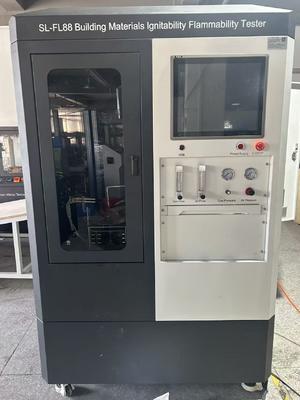 पीसी नियंत्रण मॉडल आईएसओ 5657 दहनशीलता परीक्षक 10Kw/m2 ~ 70kW/m2 निर्माण सामग्री दहनशीलता परीक्षण के लिए विकिरण और 50W आउटपुट के साथ